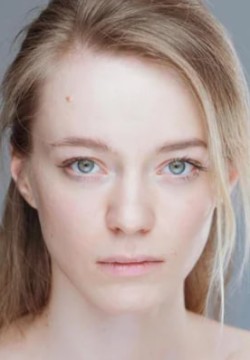 Анна Сафронова
