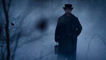 «Всевидящее око» с Кристианом Бейлом, новый трейлер от NETFLIX